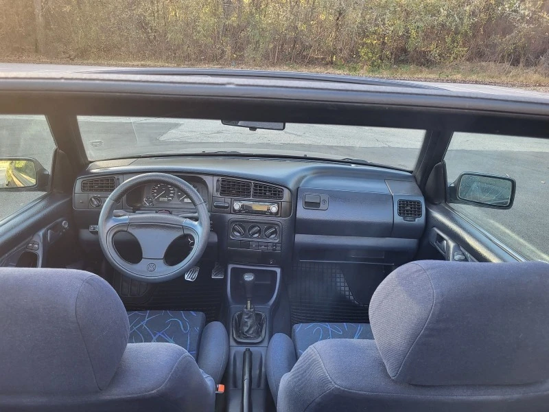 VW Golf 1.8 cabrio, снимка 9 - Автомобили и джипове - 46933485