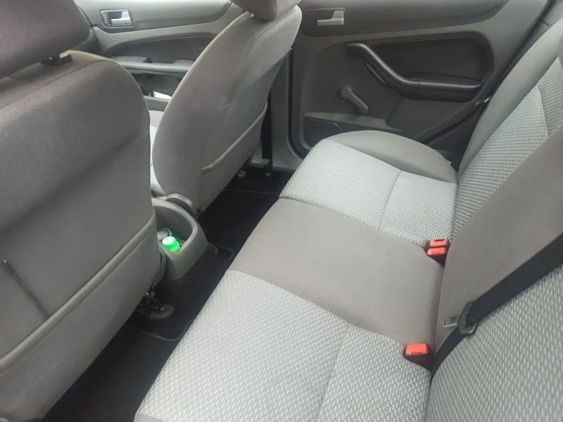 Ford Focus 1 6 бензин , снимка 6 - Автомобили и джипове - 51744079