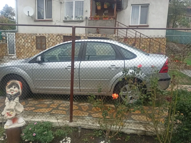 Ford Focus 1 6 бензин , снимка 4 - Автомобили и джипове - 51744079
