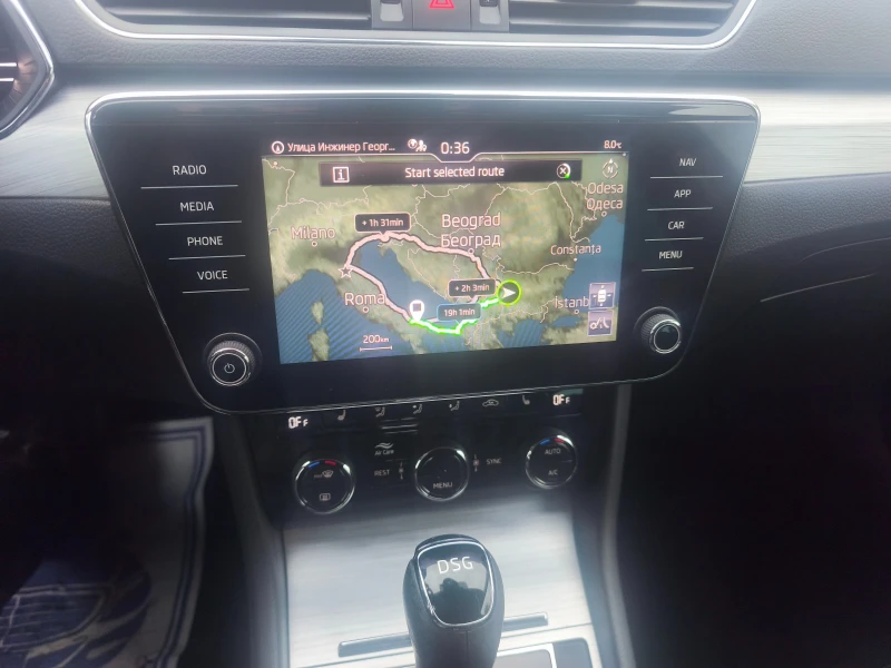 Skoda Superb 2.0 tdi face lift, снимка 11 - Автомобили и джипове - 52107847