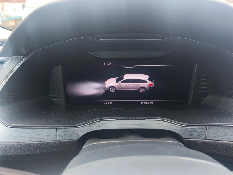 Skoda Superb 2.0 tdi face lift, снимка 16 - Автомобили и джипове - 52107847