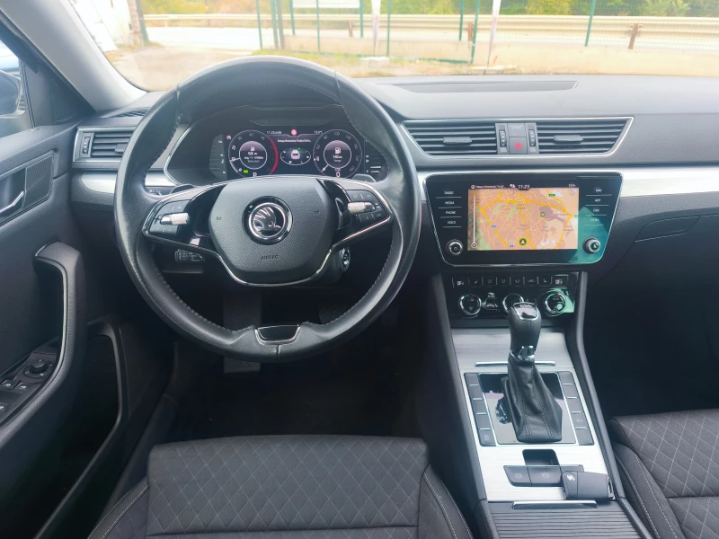 Skoda Superb 2.0 tdi face lift, снимка 13 - Автомобили и джипове - 52107847