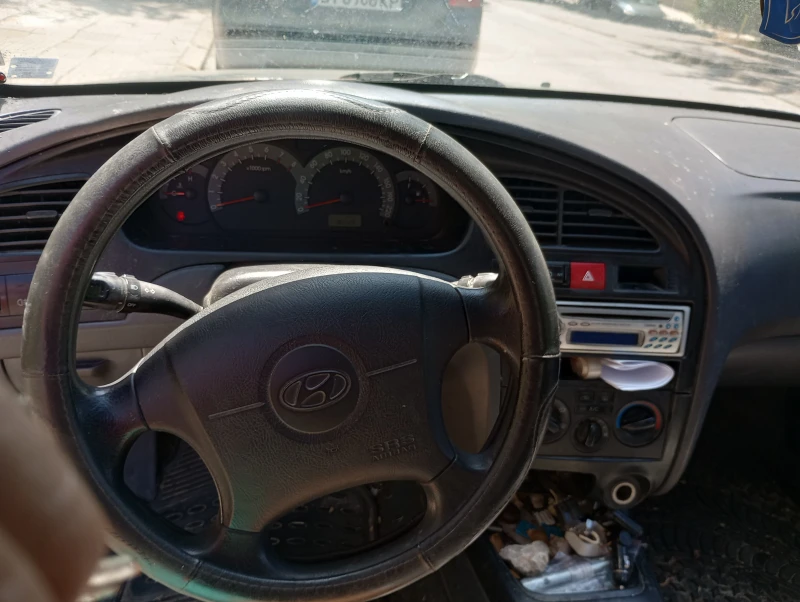 Hyundai Elantra 2003, снимка 2 - Автомобили и джипове - 52150384