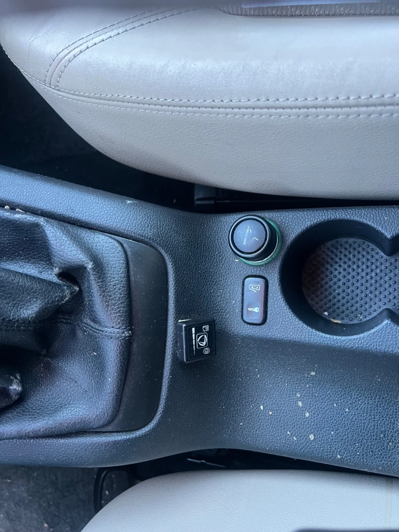 Skoda Octavia 1, 6 gaz, снимка 7 - Автомобили и джипове - 52476084