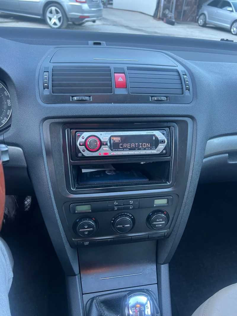 Skoda Octavia 1, 6 gaz, снимка 6 - Автомобили и джипове - 52476084