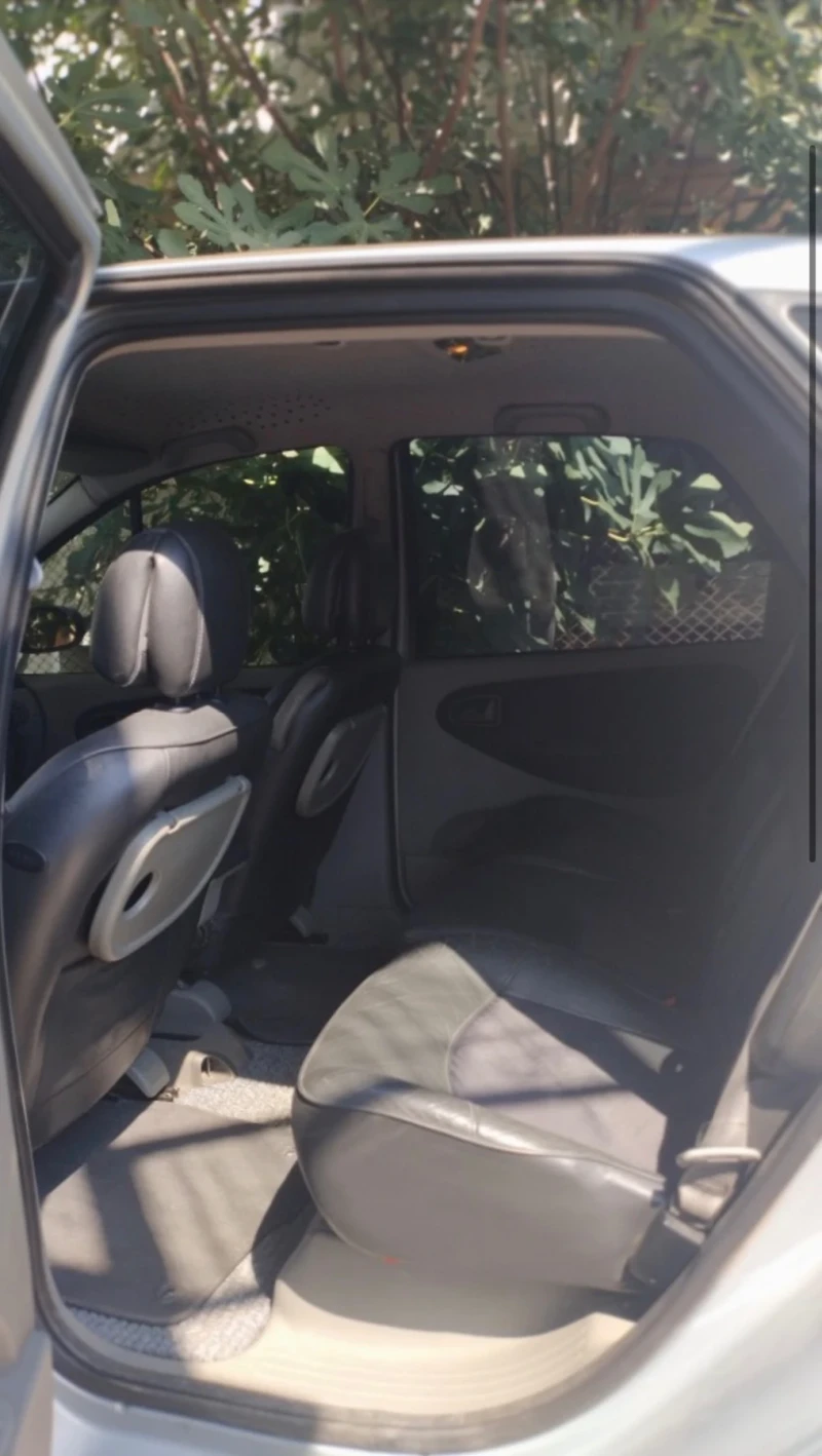 Renault Scenic, снимка 8 - Автомобили и джипове - 52852163