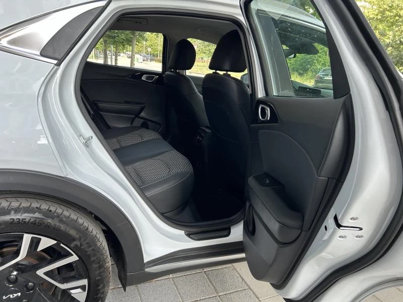 Kia XCeed 1.5 t-gdi ACC, снимка 14 - Автомобили и джипове - 53236582
