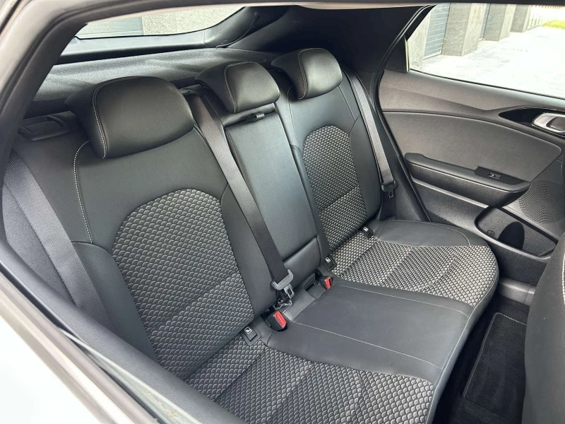 Kia XCeed 1.5 t-gdi ACC, снимка 15 - Автомобили и джипове - 53236582