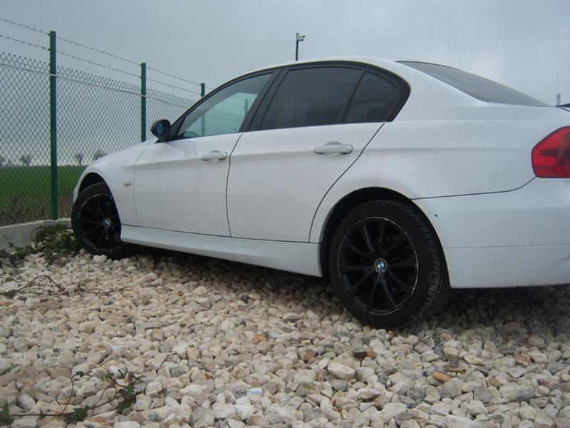 BMW 320, снимка 2 - Автомобили и джипове - 27120478