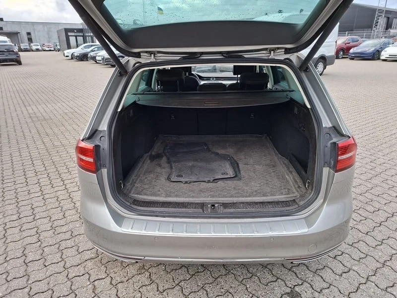 VW Passat Highline 2.0 TSI (220 кс) DSG-6/Camera/Панорама, снимка 11 - Автомобили и джипове - 53223546