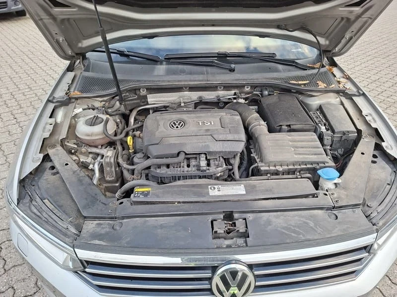 VW Passat Highline 2.0 TSI (220 кс) DSG-6/Camera/Панорама, снимка 15 - Автомобили и джипове - 53223546