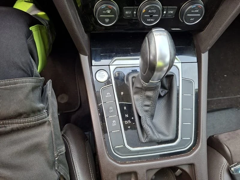 VW Passat Highline 2.0 TSI (220 кс) DSG-6/Camera/Панорама, снимка 7 - Автомобили и джипове - 53223546