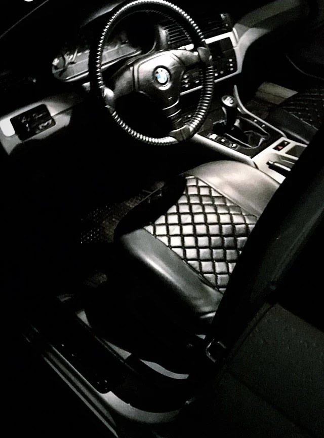 BMW 320, снимка 9 - Автомобили и джипове - 53273578