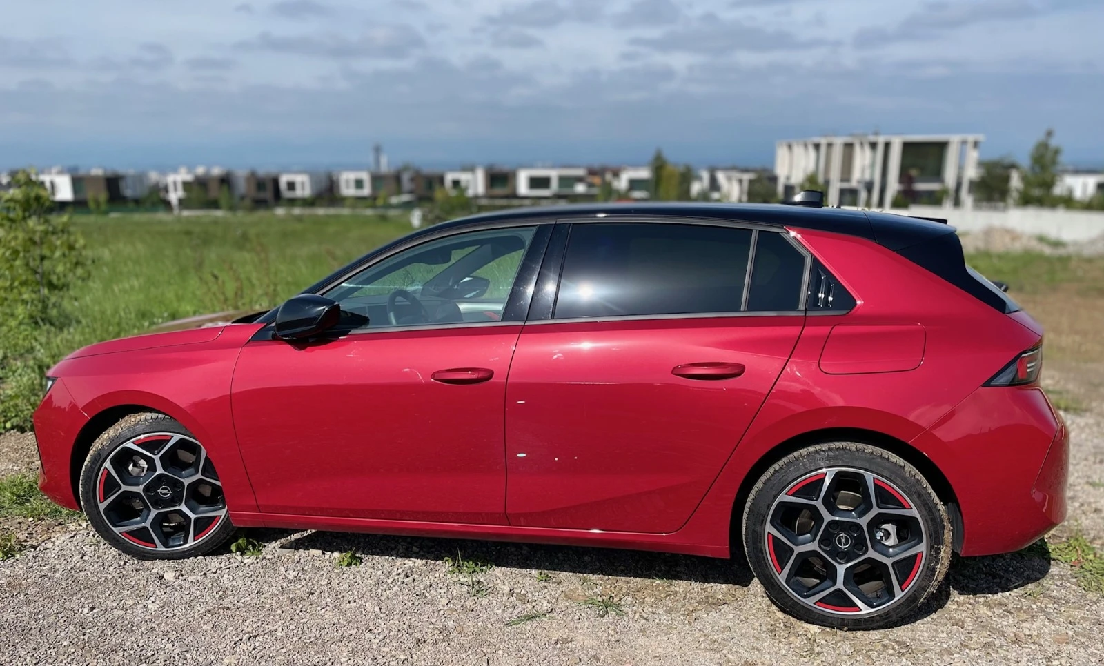 Opel Astra GS-line PHEV, IntelliLuxLED, в гаранция до 04.26г., снимка 1