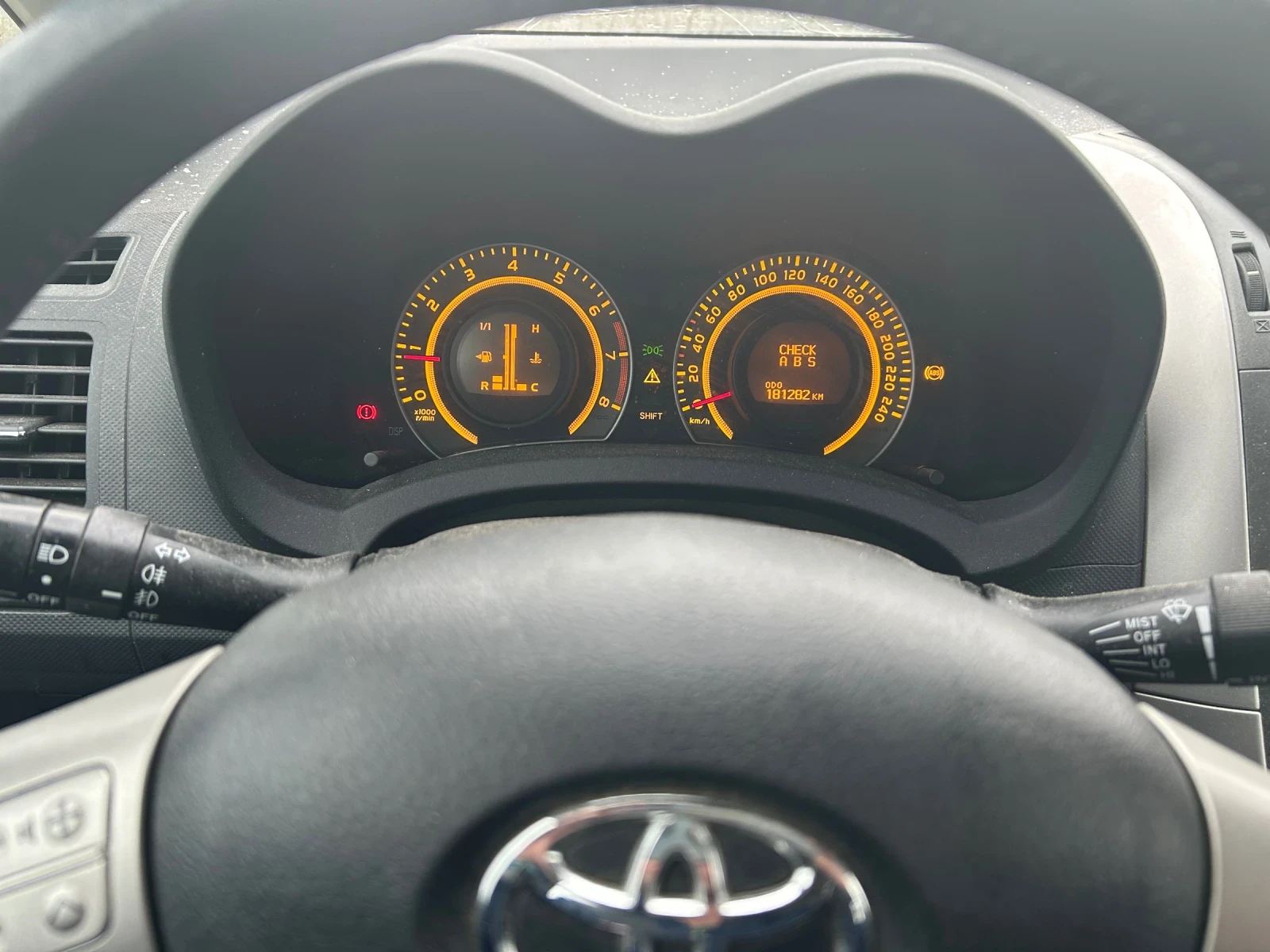 Toyota Auris 1, 6 vtti 124 бензин - изображение 7