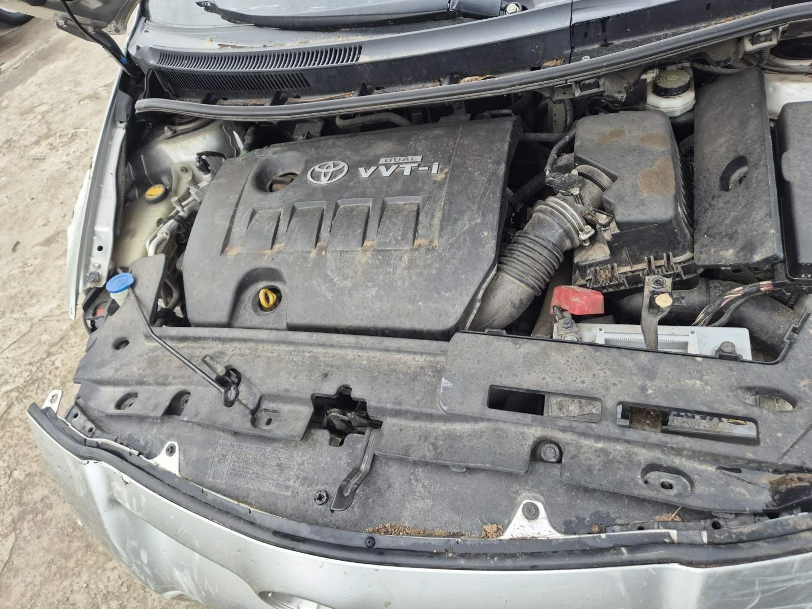 Toyota Auris 1, 6 vtti 124 бензин - изображение 5
