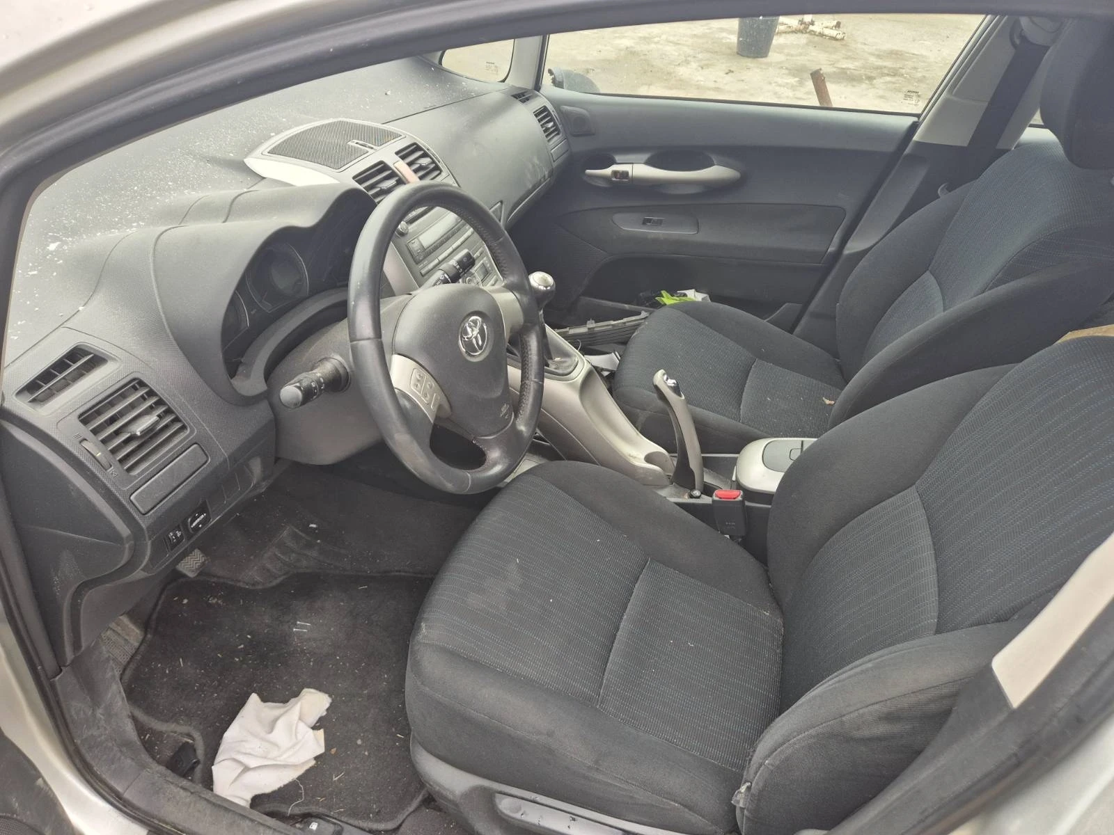 Toyota Auris 1, 6 vtti 124 бензин - изображение 4