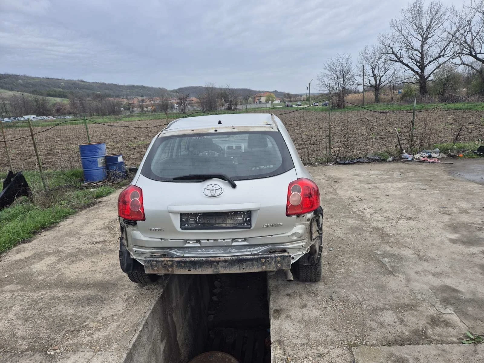 Toyota Auris 1, 6 vtti 124 бензин - изображение 3