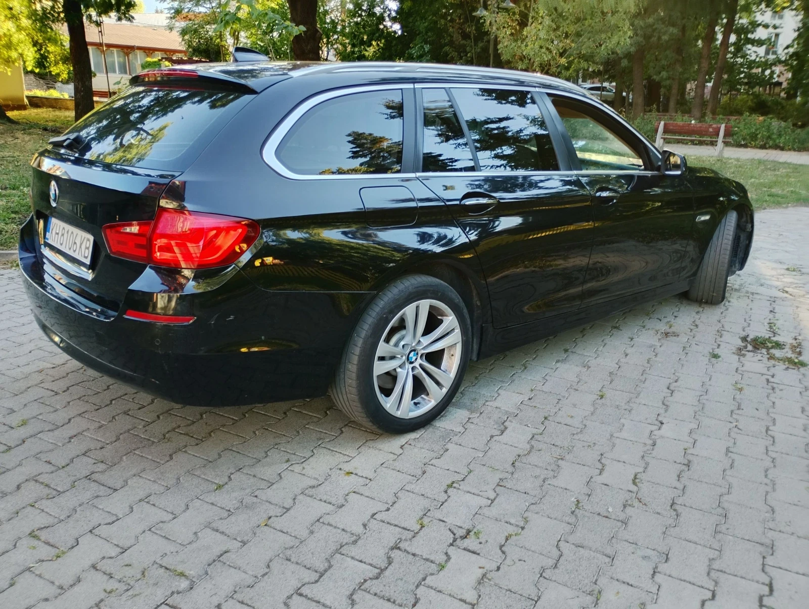 BMW 525 LCI Xdrive Обслужена Вс.Платено ZF8 - изображение 2