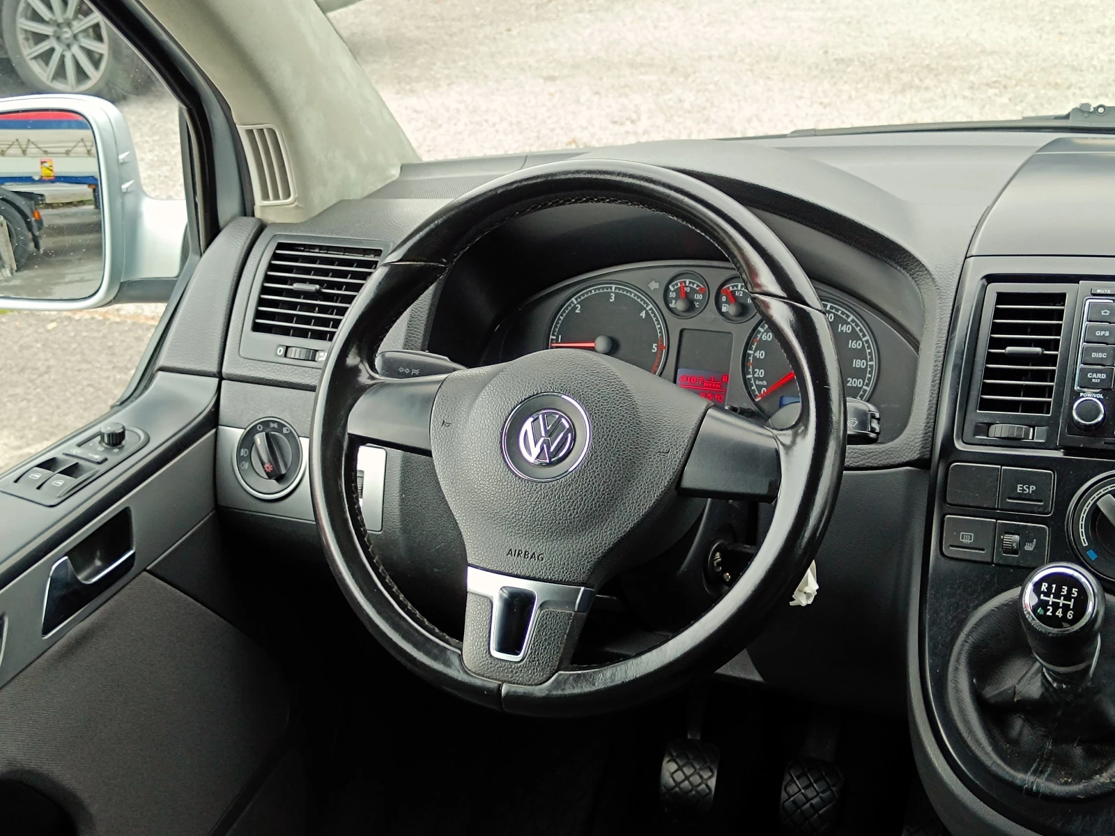 VW Multivan 2.5 TDi* 4 Motion* 6+ 1* НОВ ВНОС*  | Mobile.bg — изображение 12