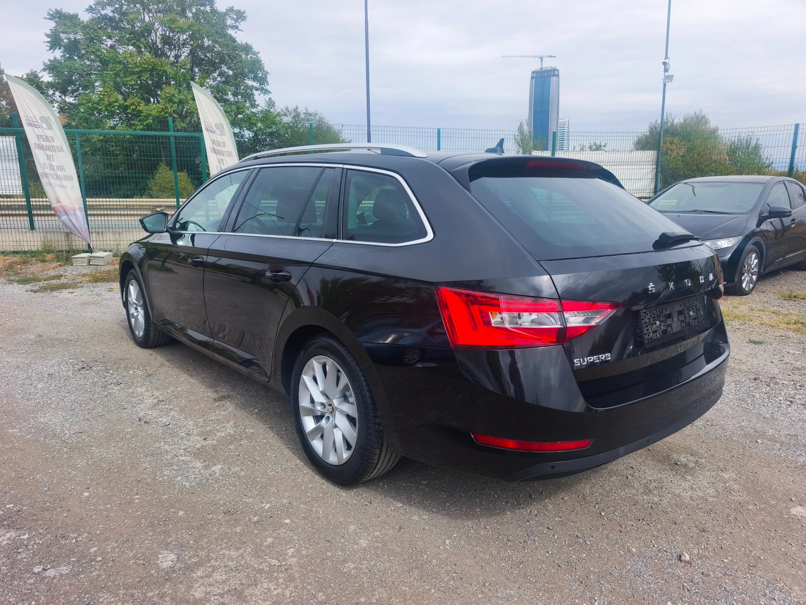 Skoda Superb 2.0 tdi face lift - изображение 4