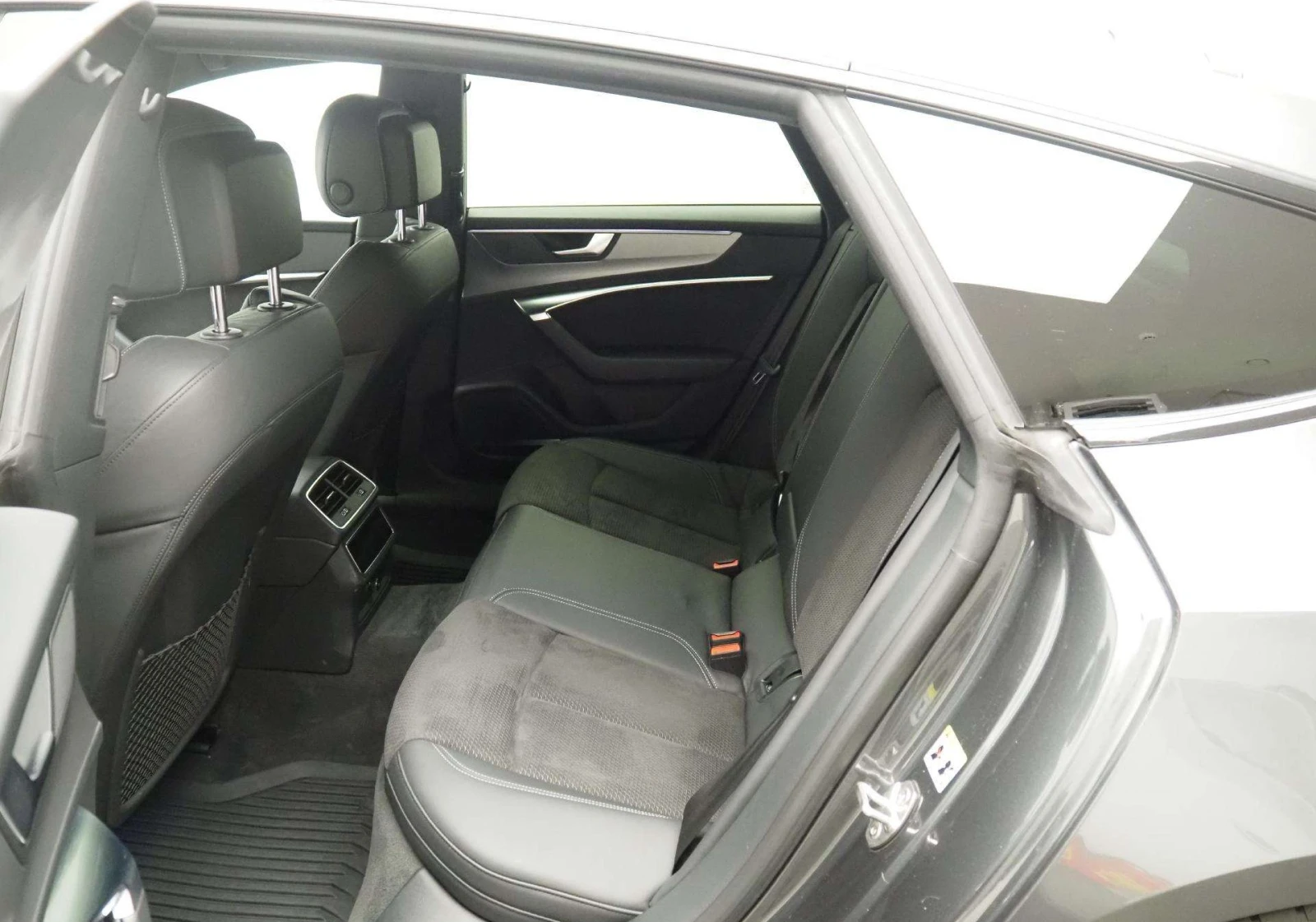 Audi A7 55TFSI Quattro S-Line - изображение 5