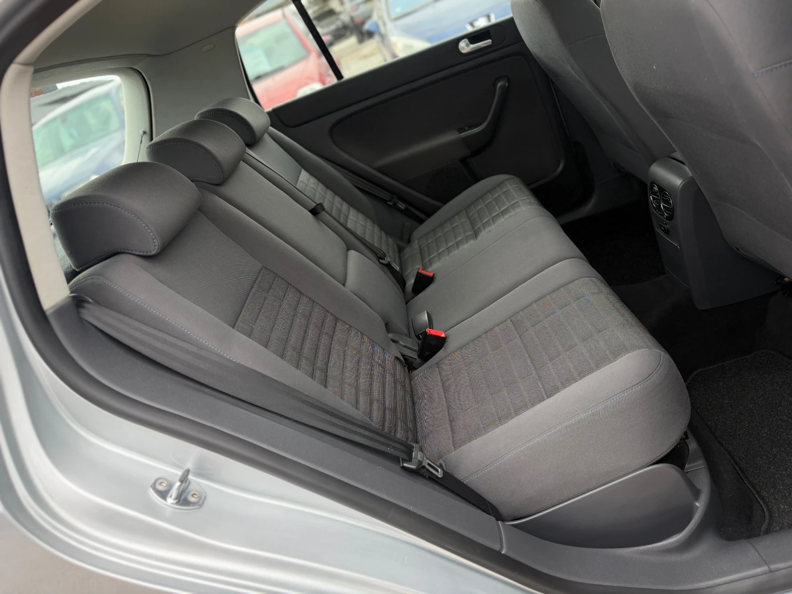 VW Golf Plus 1.9TDI 105кс КЛИМАТРОНИК, снимка 13 - Автомобили и джипове - 53888655