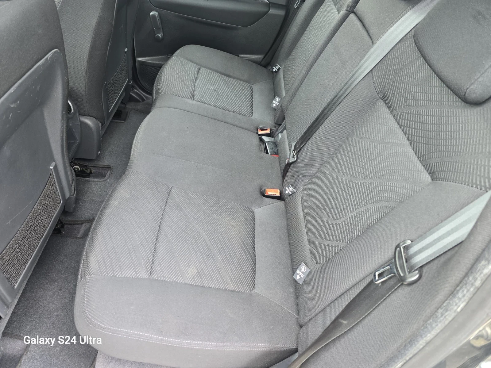 Peugeot 3008 1.6HDI, снимка 11 - Автомобили и джипове - 53892697