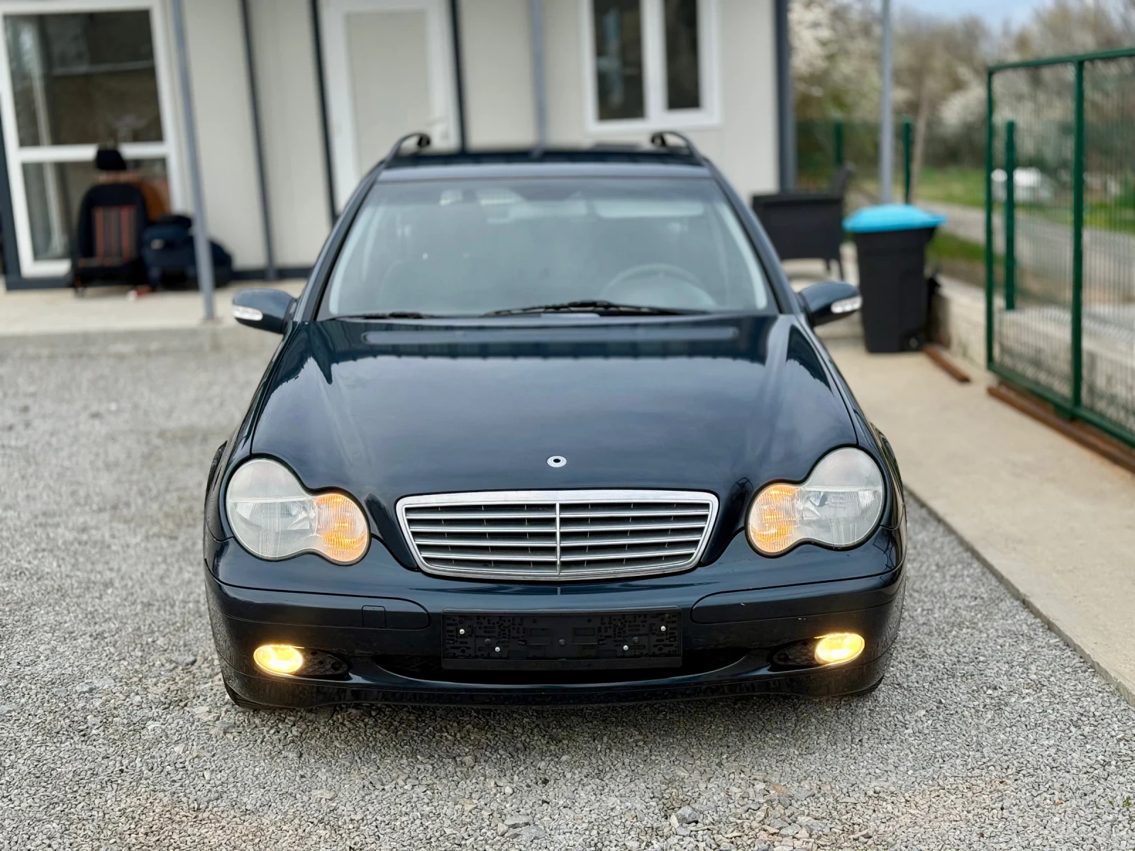 Mercedes-Benz C 200 2.2CDI* БЕЛГИЯ* МАЛКО КИЛОМЕТРИ* ПЪЛНА ИСТОРИЯ, снимка 2 - Автомобили и джипове - 54000407