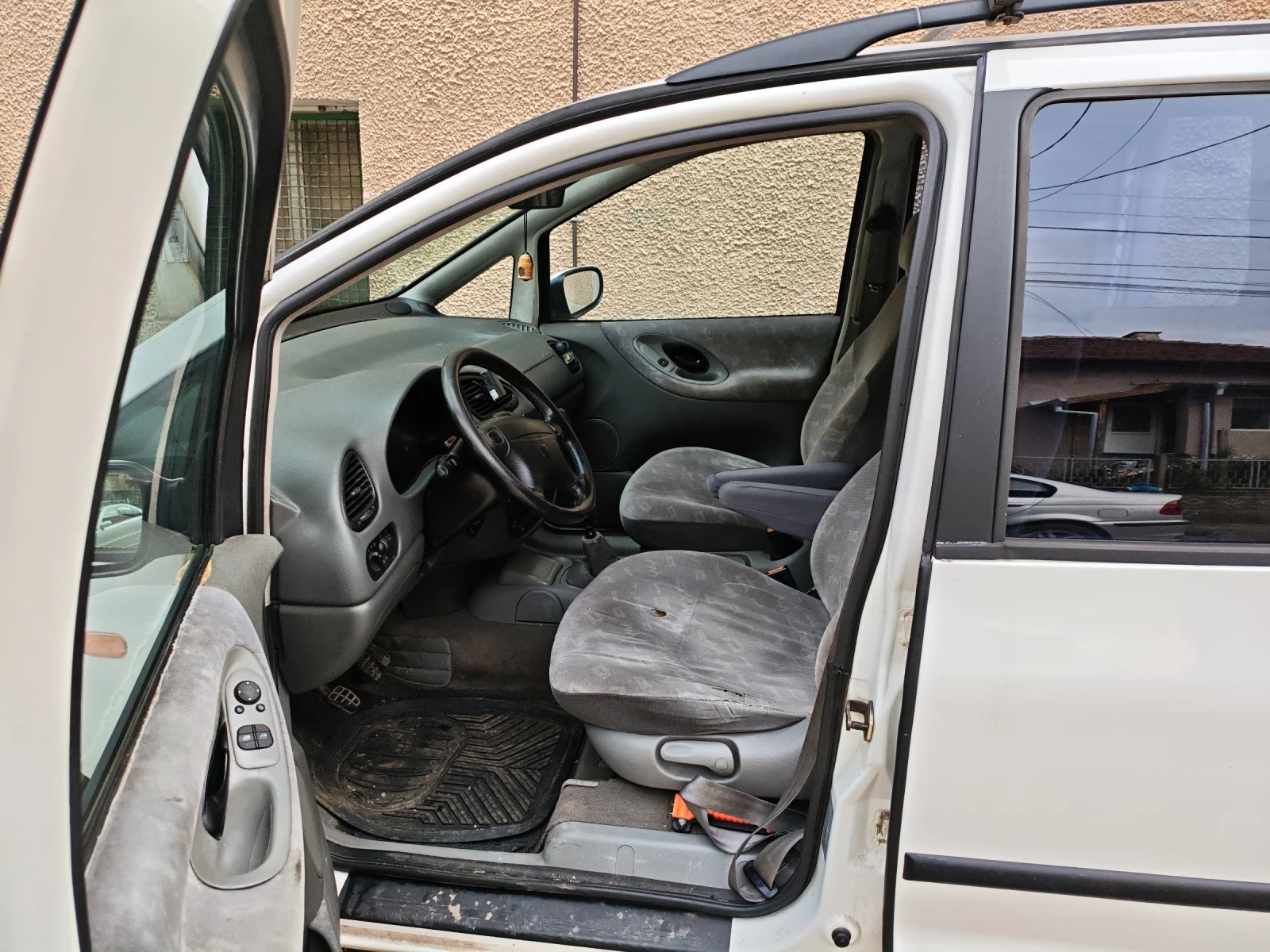 Seat Alhambra, снимка 6 - Автомобили и джипове - 54211354