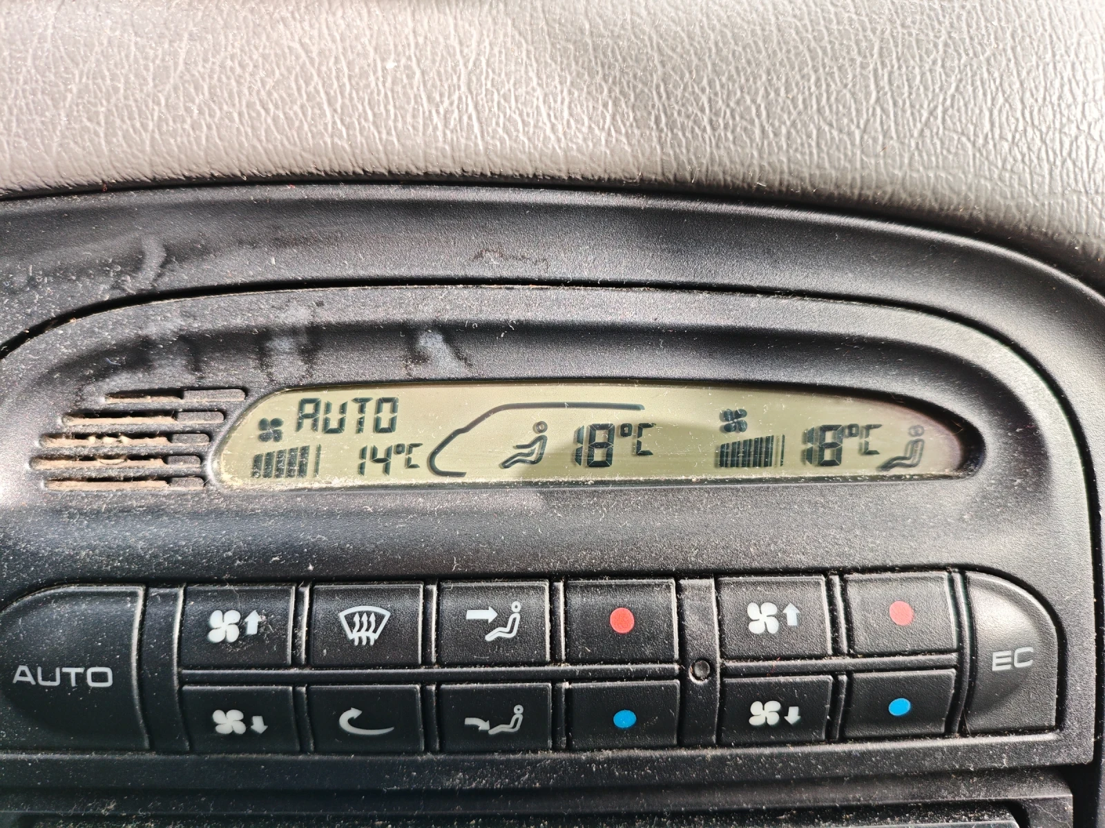 Seat Alhambra, снимка 9 - Автомобили и джипове - 54211354