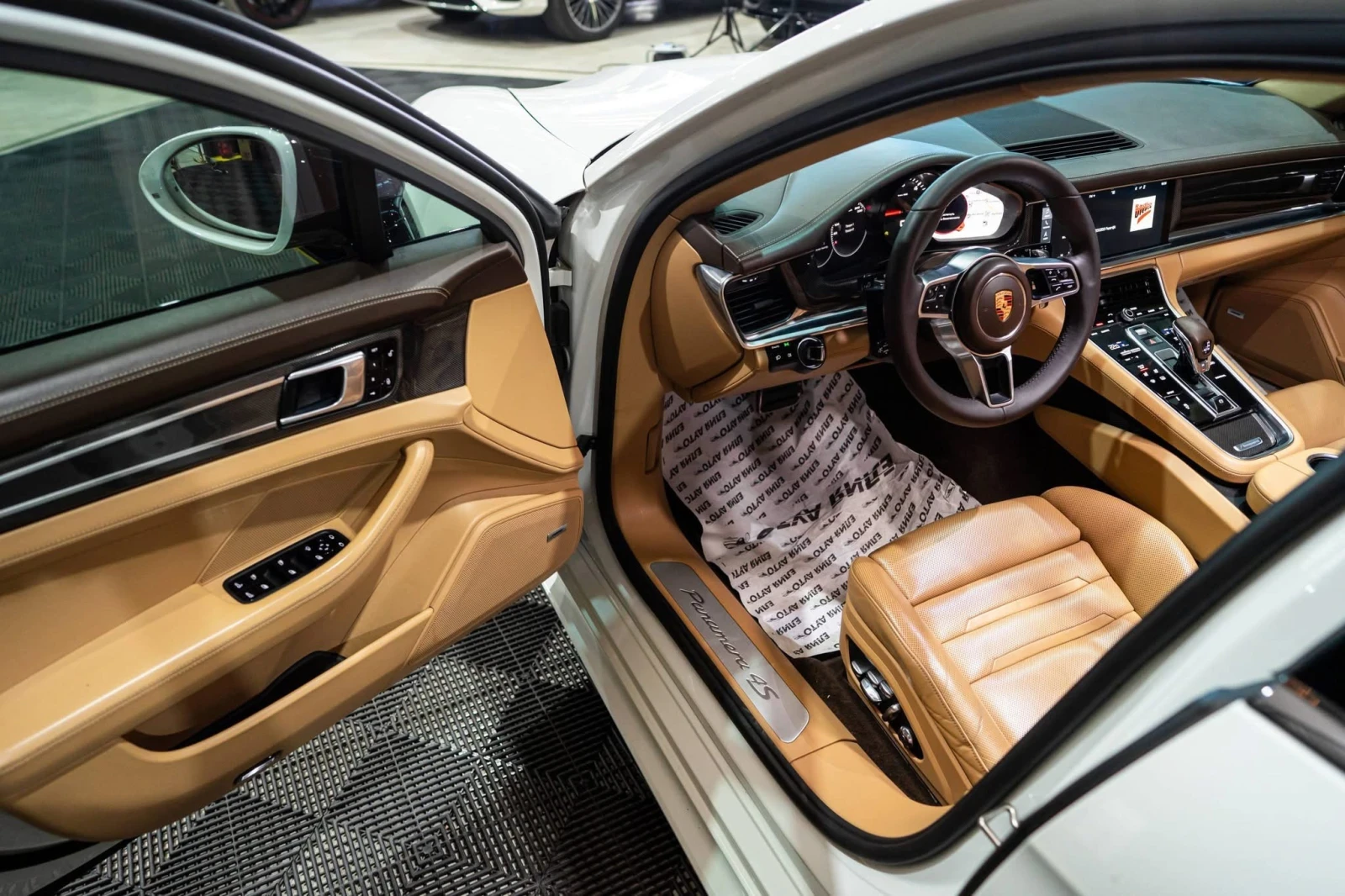 Porsche Panamera 4.0D V8 4S GTS PACK LED BOSE ПАНО ЛИЗИНГ 100%, снимка 11 - Автомобили и джипове - 54446920