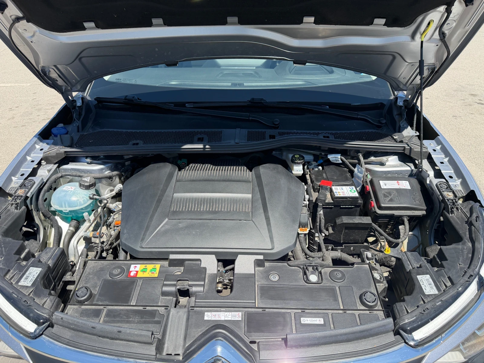 Citroen C4 Electric Shine, снимка 14 - Автомобили и джипове - 54882013