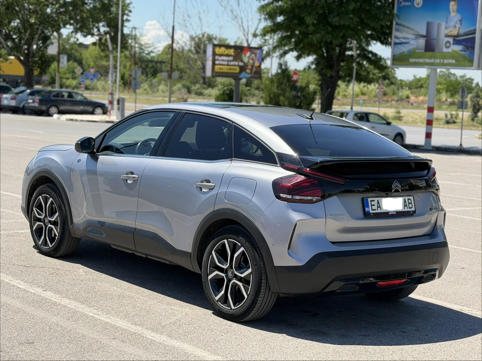 Citroen C4 Electric Shine, снимка 3 - Автомобили и джипове - 54882013