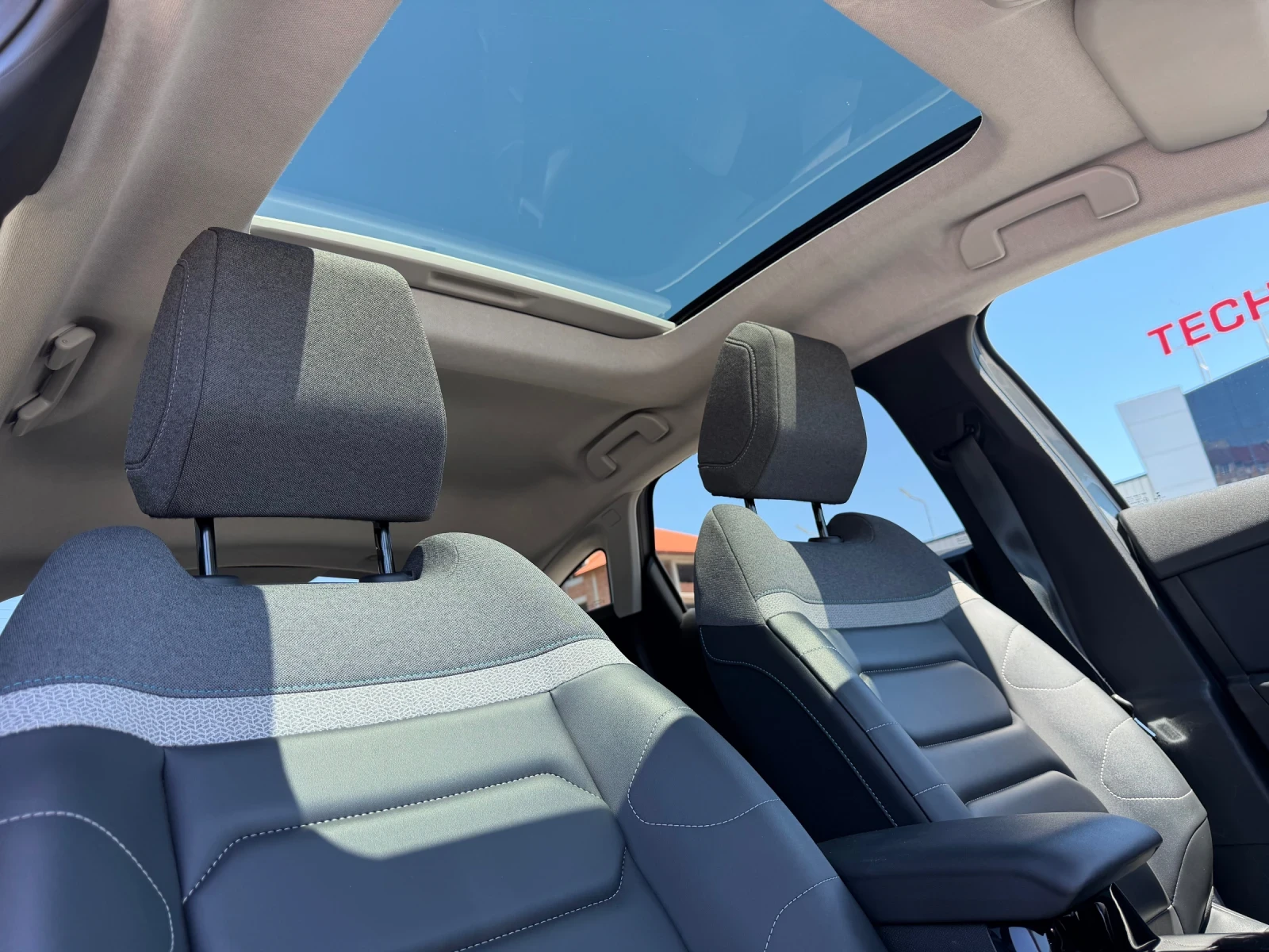 Citroen C4 Electric Shine, снимка 13 - Автомобили и джипове - 54882013