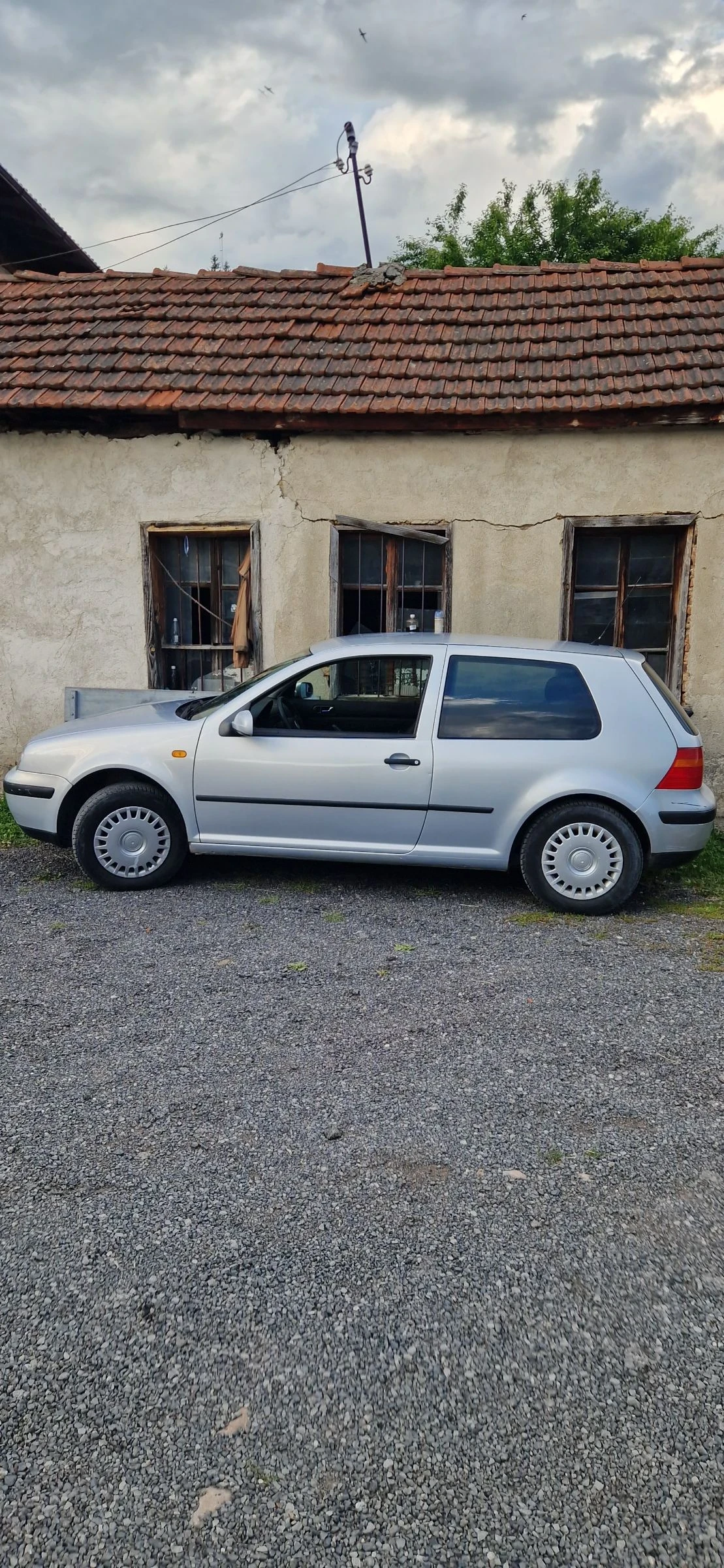 VW Golf Летни + 4 бр.зимни гуми 
