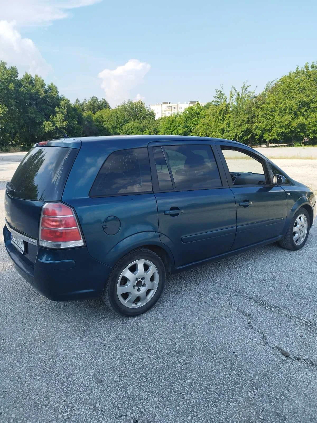 Opel Zafira 1.9, снимка 3 - Автомобили и джипове - 54998192