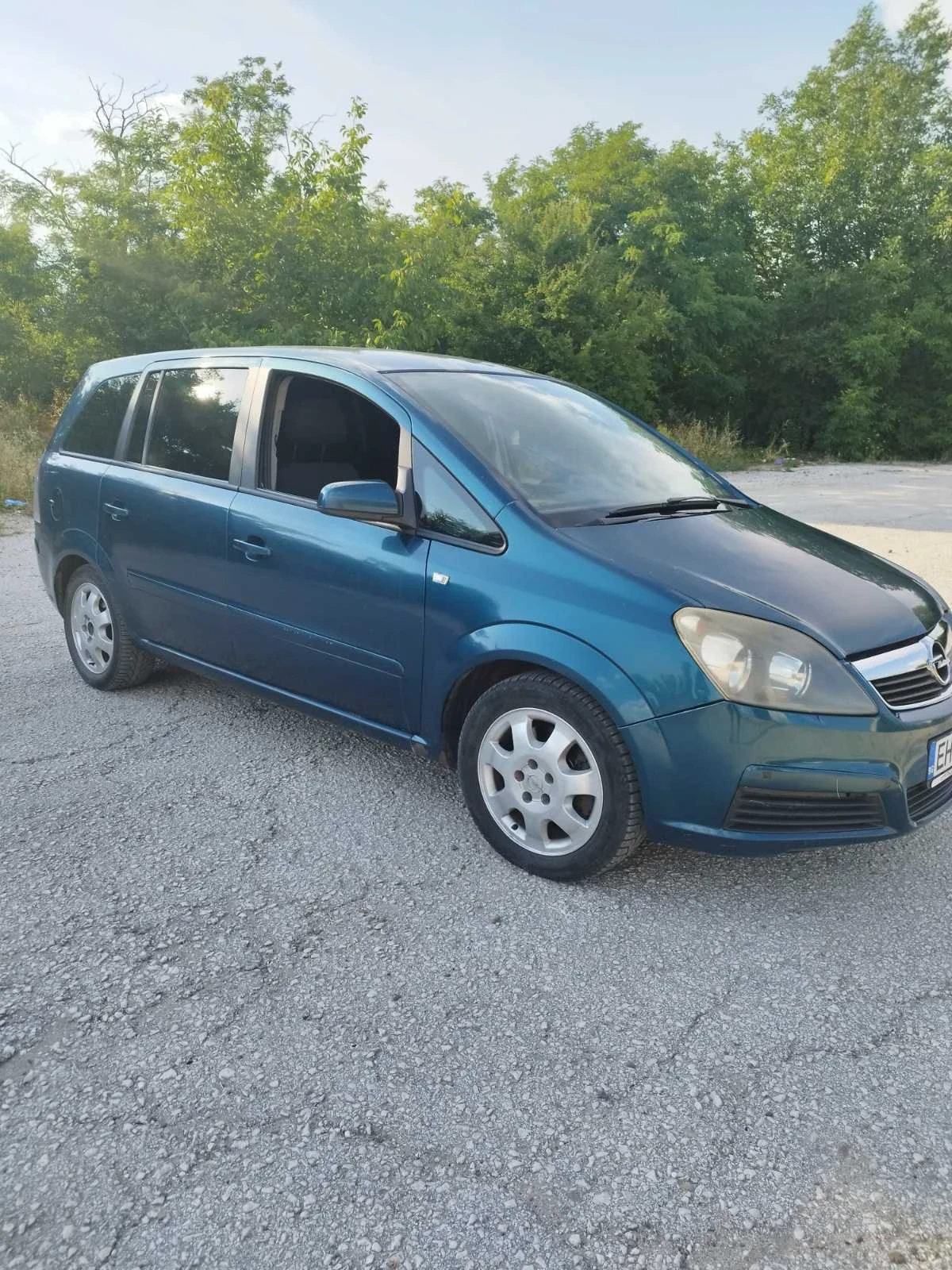 Opel Zafira 1.9, снимка 2 - Автомобили и джипове - 54998192
