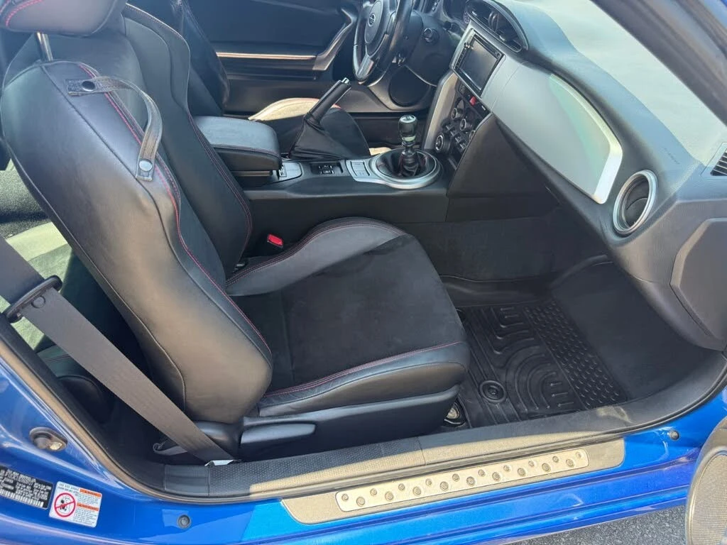 Subaru BRZ * Manual* RWD* KEYLESS* Camera* ПОДГРЕВ* , снимка 8 - Автомобили и джипове - 55432461
