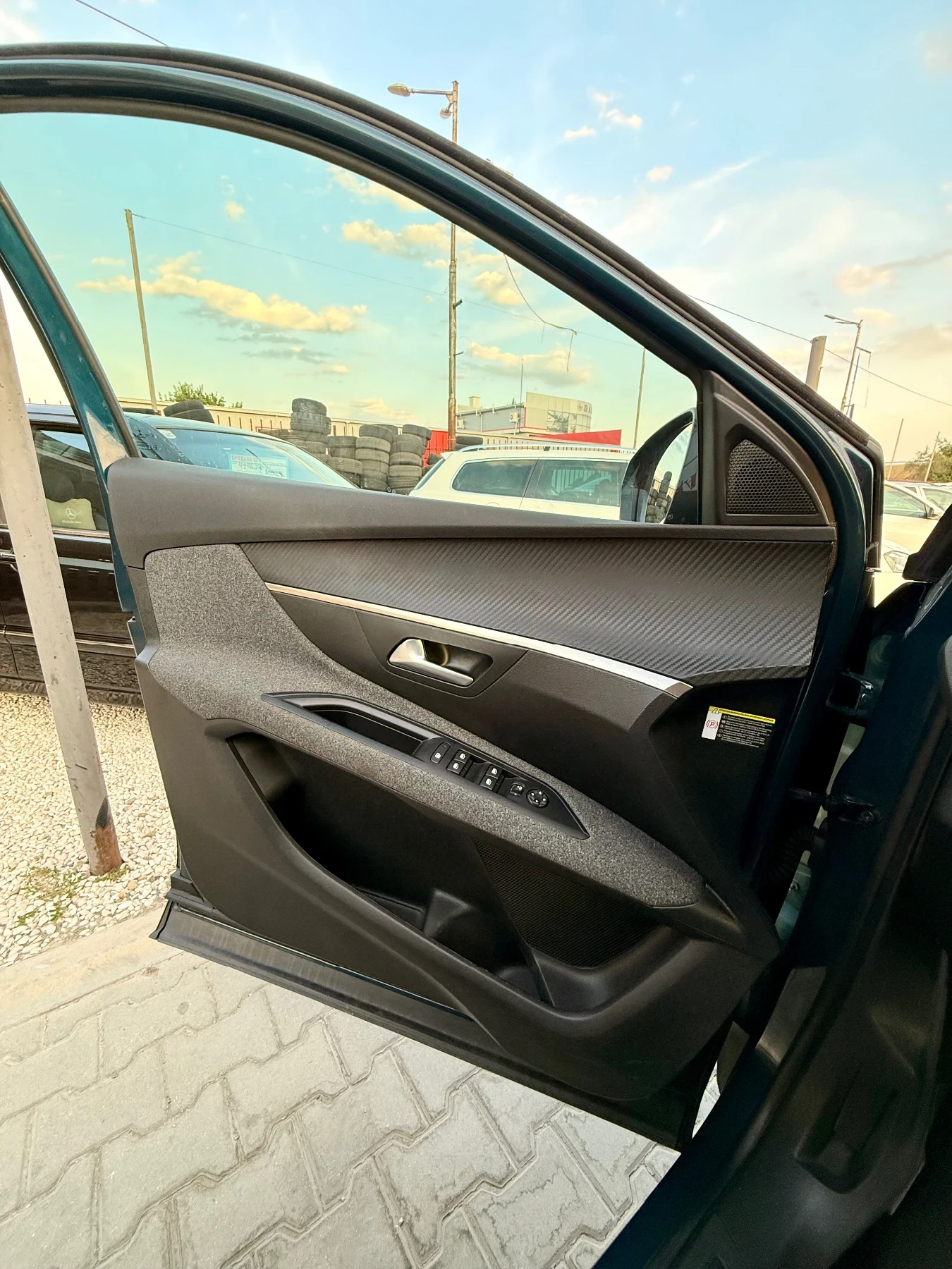 Peugeot 3008 Топ* 110000км* Реална* Фулл* , снимка 16 - Автомобили и джипове - 55840867