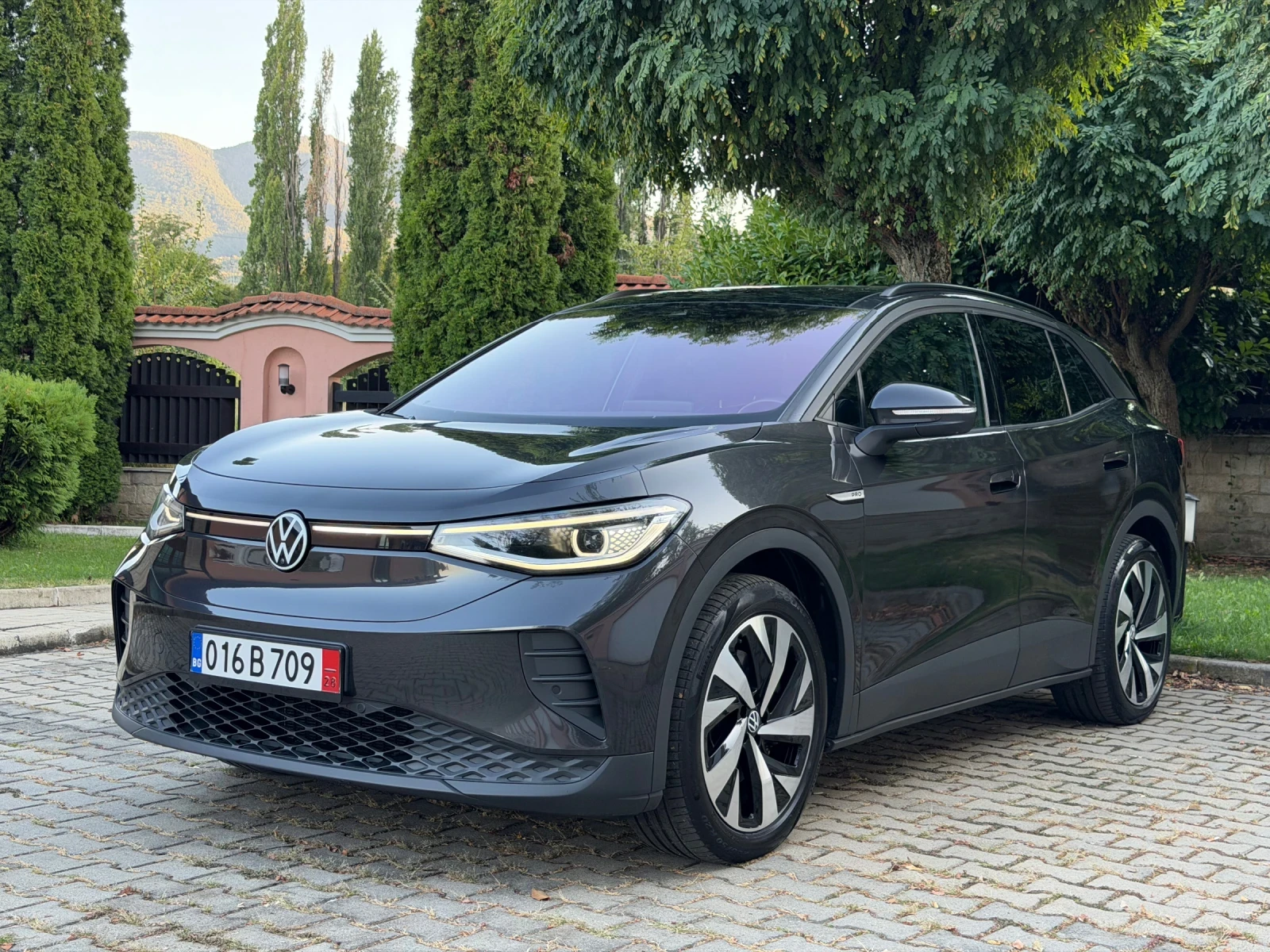VW ID.4 PRO/82kw/TermoP/Memory/Pano/HeadUp/360/Keyless