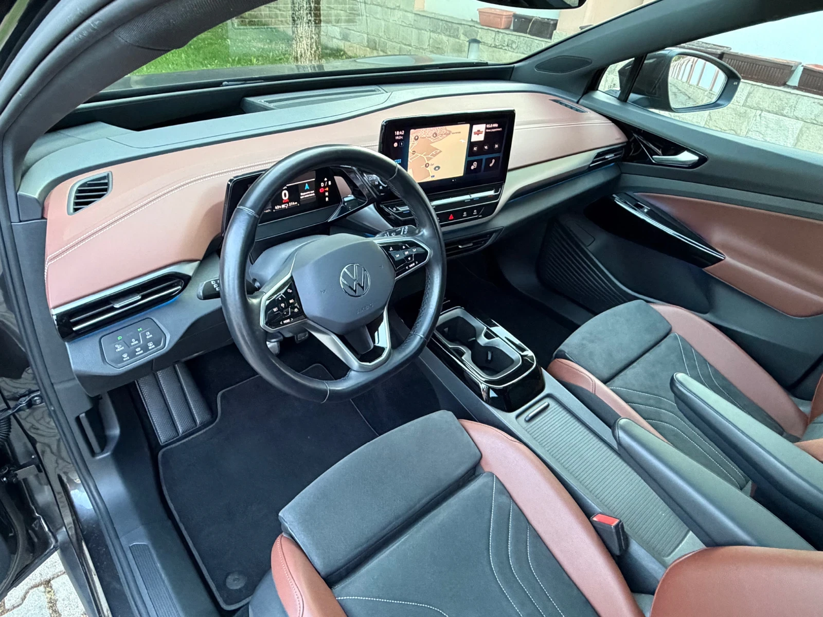 VW ID.4 PRO/82kw/TermoP/Memory/Pano/HeadUp/360/Keyless, снимка 9 - Автомобили и джипове - 56108162