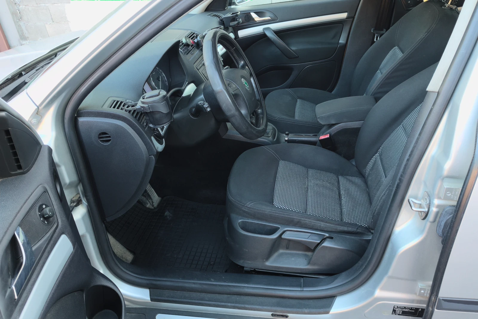 Skoda Octavia SCOUT, снимка 15 - Автомобили и джипове - 56363493