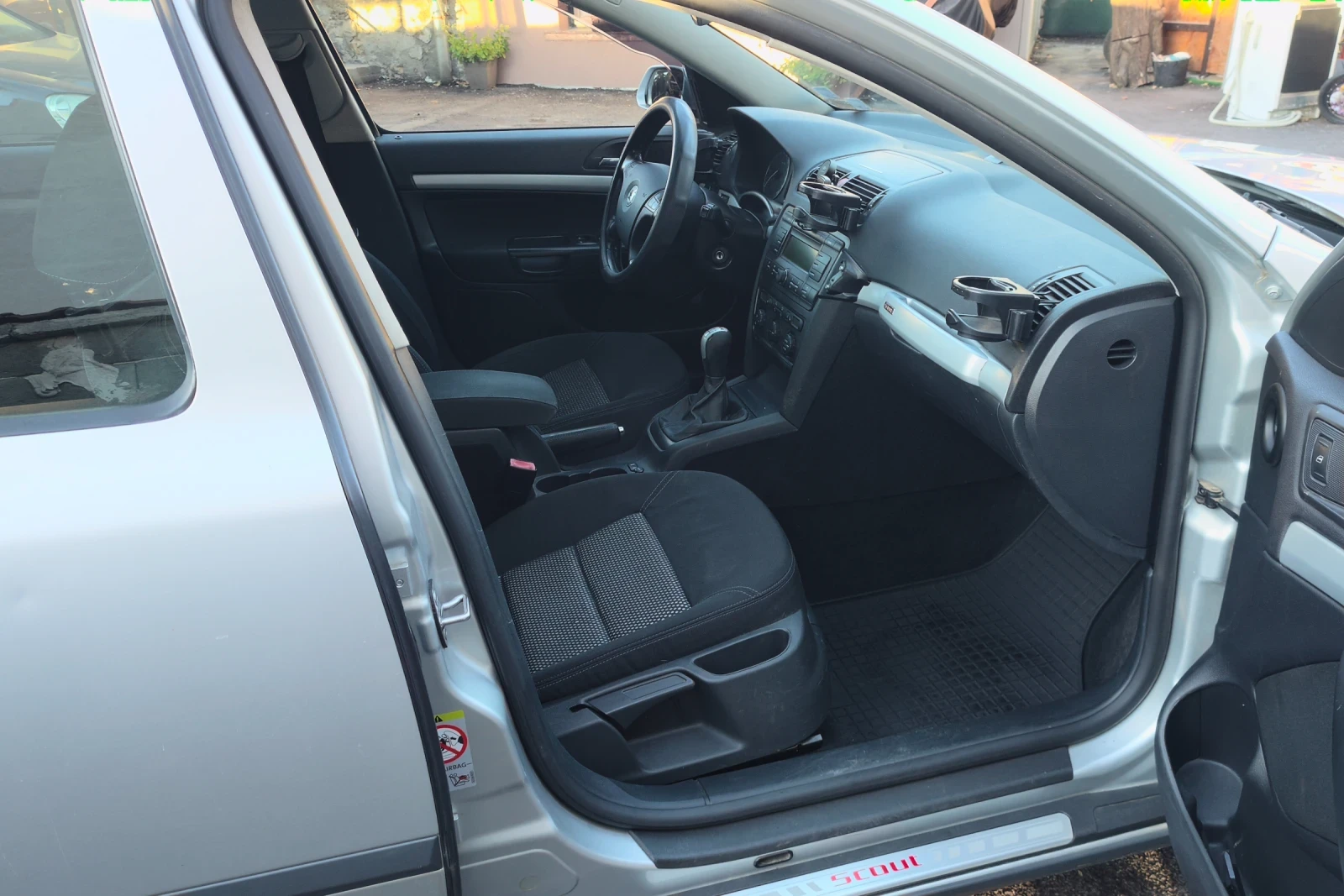 Skoda Octavia SCOUT, снимка 13 - Автомобили и джипове - 56363493