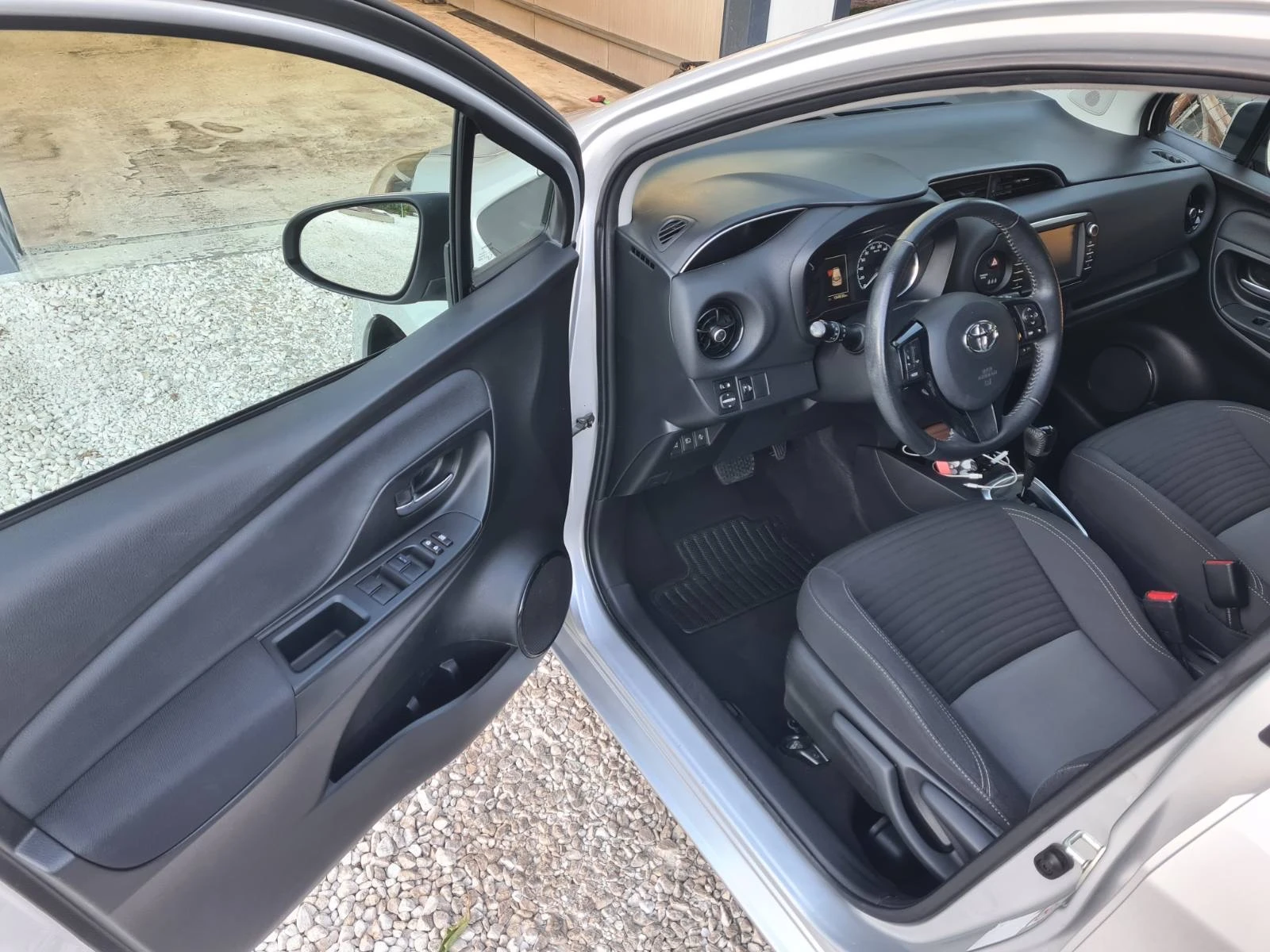 Toyota Yaris � �������� (facelift 2017) 1.5 VVT-i Hybrid e-CVT | Mobile.bg � ����������� 10