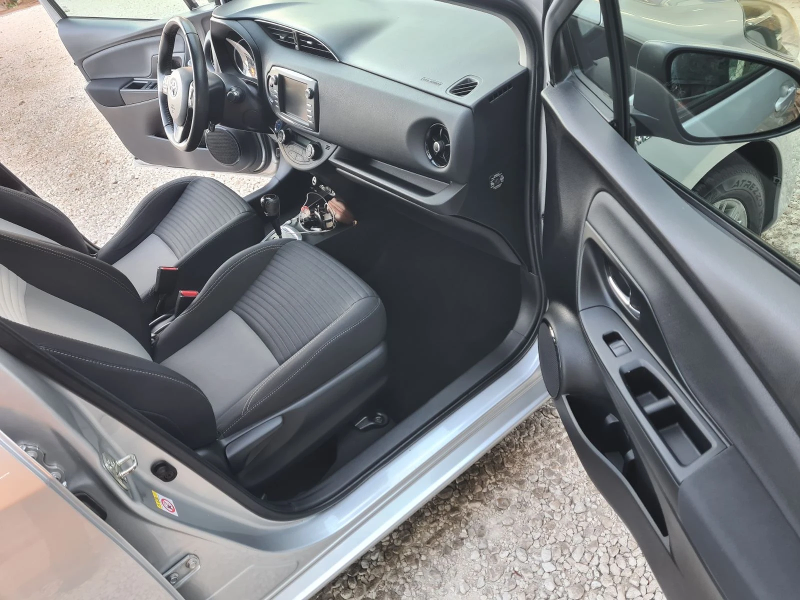 Toyota Yaris � �������� (facelift 2017) 1.5 VVT-i Hybrid e-CVT | Mobile.bg � ����������� 9