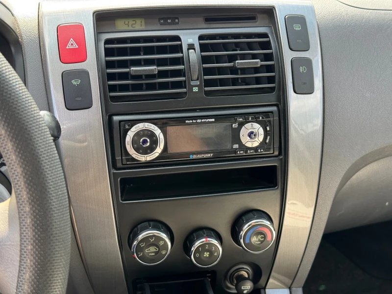 Hyundai Tucson 2.0CRDi 4x4, снимка 10 - Автомобили и джипове - 50554329