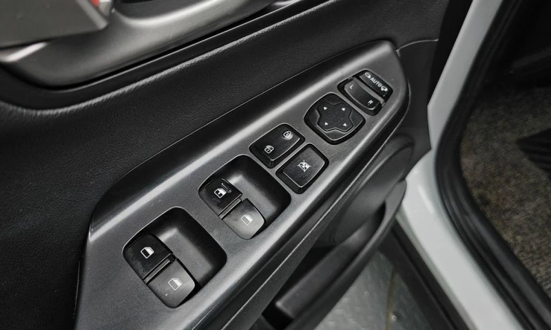 Hyundai Kona, снимка 11 - Автомобили и джипове - 51888619