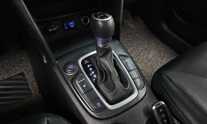 Hyundai Kona, снимка 9 - Автомобили и джипове - 51888619