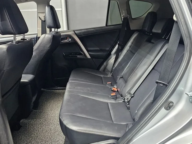 Toyota Rav4 2.5 2Wd, снимка 12 - Автомобили и джипове - 55560252
